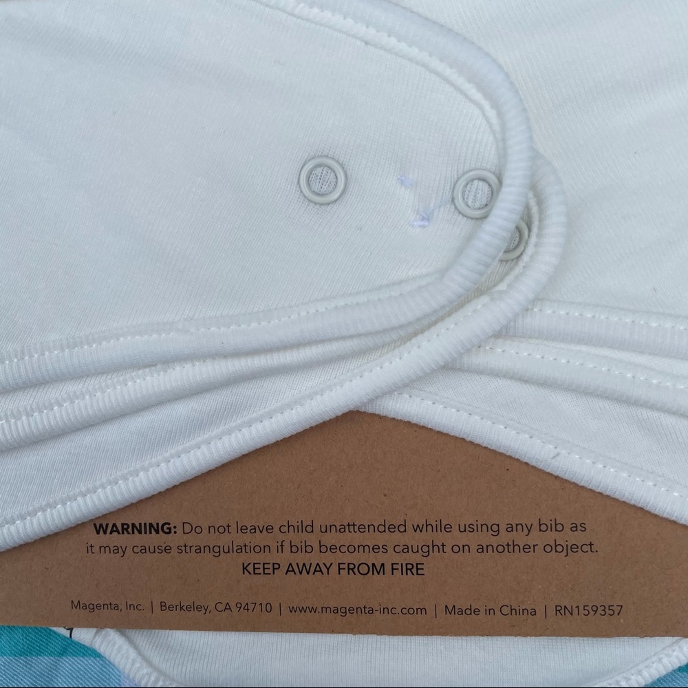 Rae Dunn NIP Set of 3 Bibs 👩🏼‍🍼🤱🏽 - Picture 5 of 5